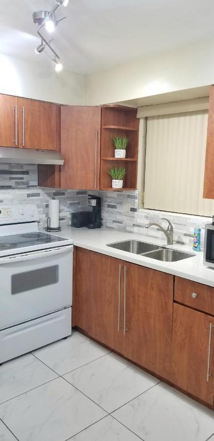 Glam 2 Bedroom Apartment Close To Nsu In Cooper City Dış mekan fotoğraf